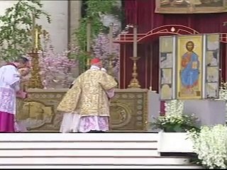 Le pape appelle les pays riches à accueillir les migrants d'Afrique