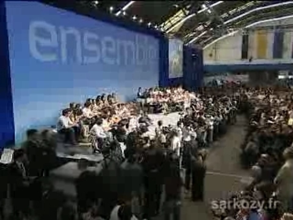 Enrico Macias soutient Nicolas Sarkozy