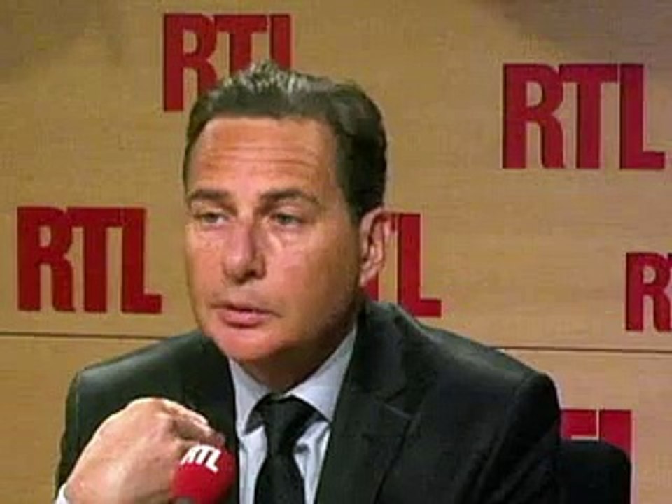 Fermeture d'usines: PSA et Bercy tentent de circonscrire l'incendie