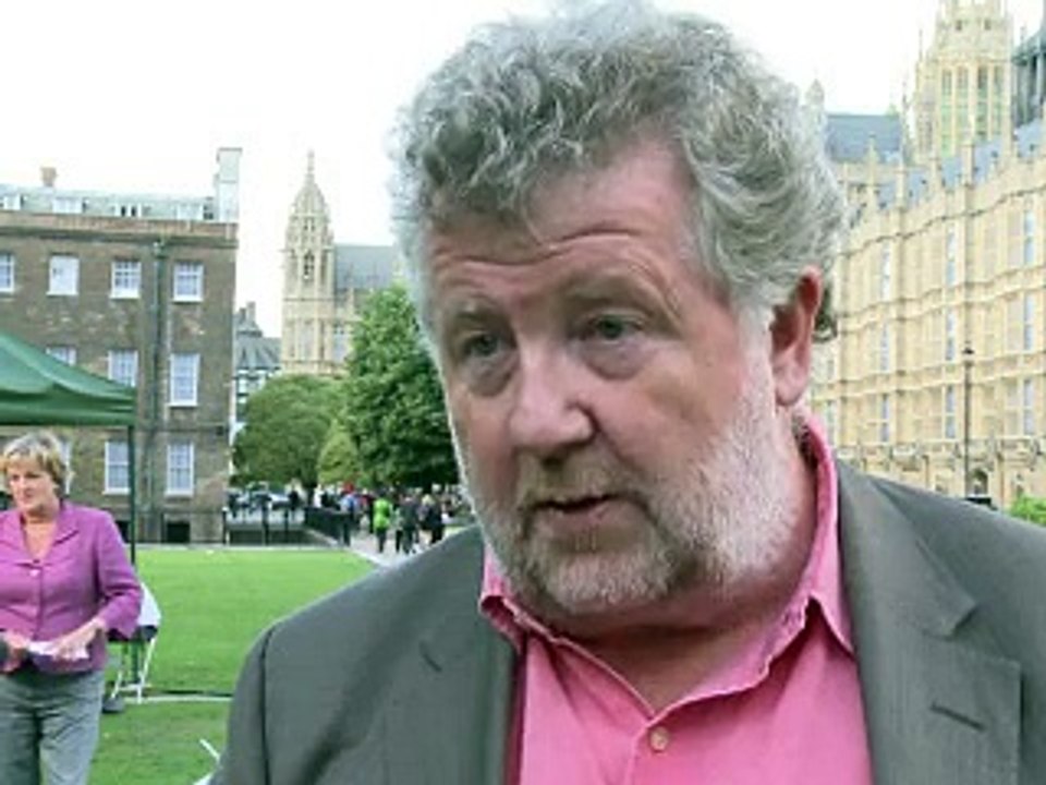 Stupeur à Londres:  Murdoch ferme son tabloïd News of the World, au coeur d'un scandale