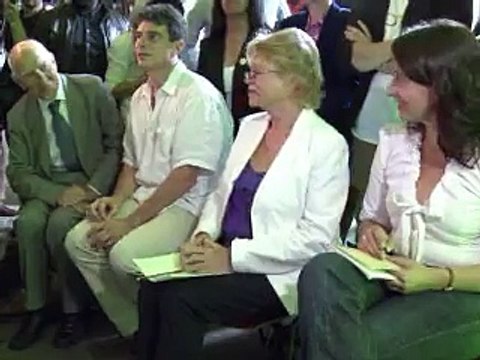 Primaire EELV: intronisée, Eva Joly veut représenter la France qui relève la tête