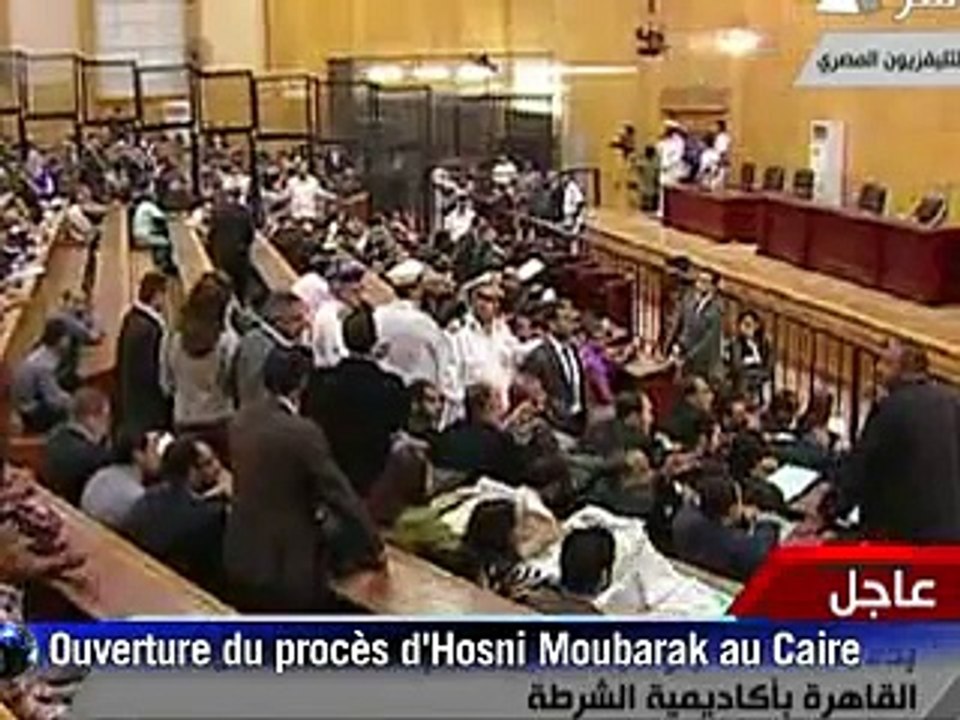 Egypte: Moubarak plaide non coupable, procès ajourné au 15 août