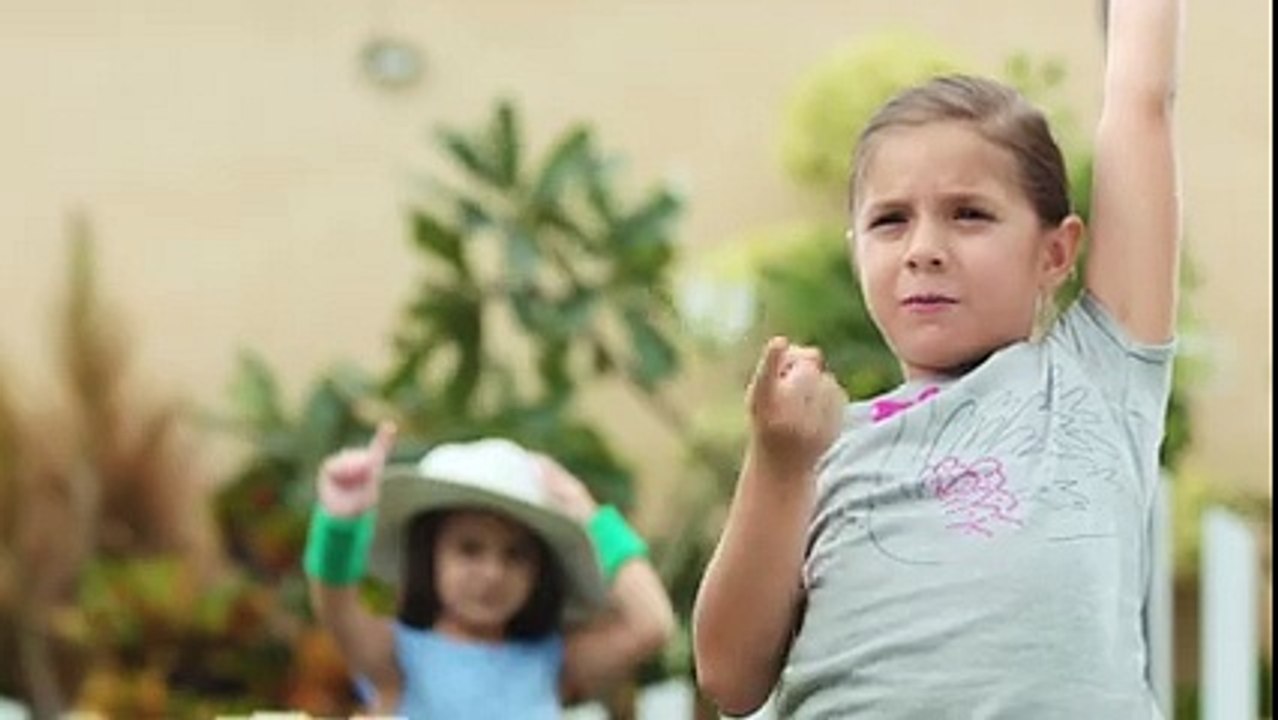Meiji Bigs New TVC ft. Shahid Afridi with his d...