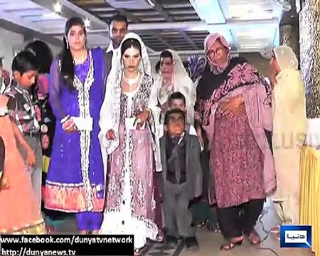 3 foot ka dulha 5 foot ki dulhan beha le gia