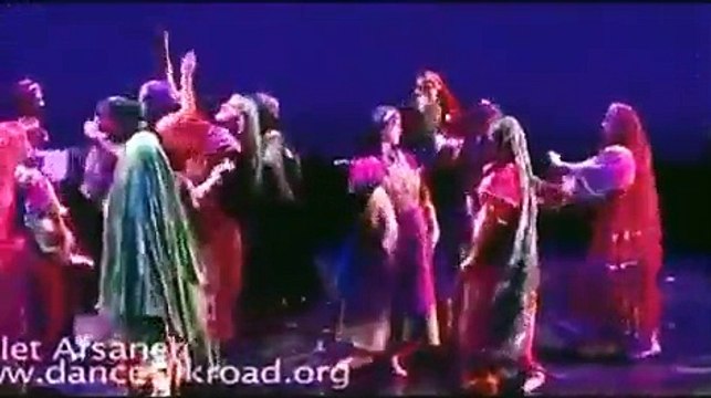 New Nice Dance _ Attan By Nice Afghan Gilrs 2012.- Pashto Songs _ Tune.pk