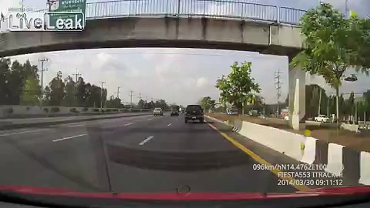 Driver panics & forgets to check mirrors. Mass carnage ensues!
