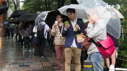 New iPhone goes on sale in Tokyo