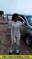 Young Girl Dance with Sindhi Old Man at Karachi Beach  must watch