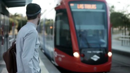 Le premier casque audio qui ne se pose pas sur les oreilles... Brillant