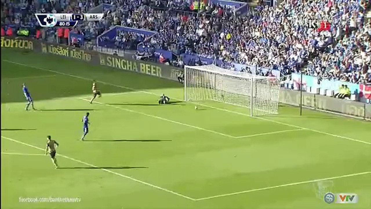 Sanchez hoàn tất cú Hattrick bằng một cú nã đại bác