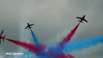Amazing Red Arrows Crossing´s Royal Air Force RAF at RIAT 2015 AirShow