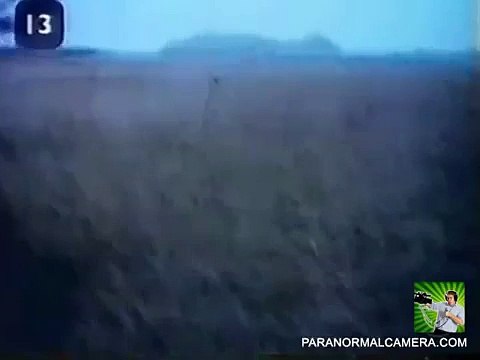 UFO SIGHTINGS aliens on tape making crop circles | Best ufo sightings videos caught on tap