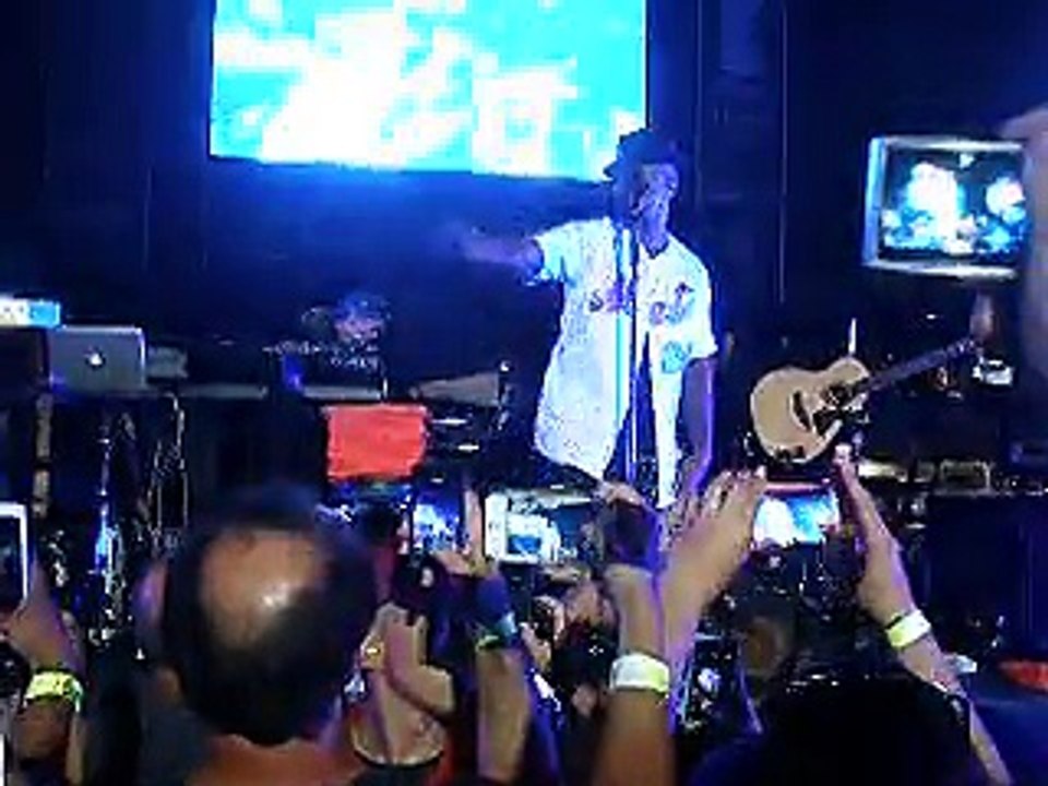 Citi Field Concert 08-15-2015: Ne-Yo - Let's Go