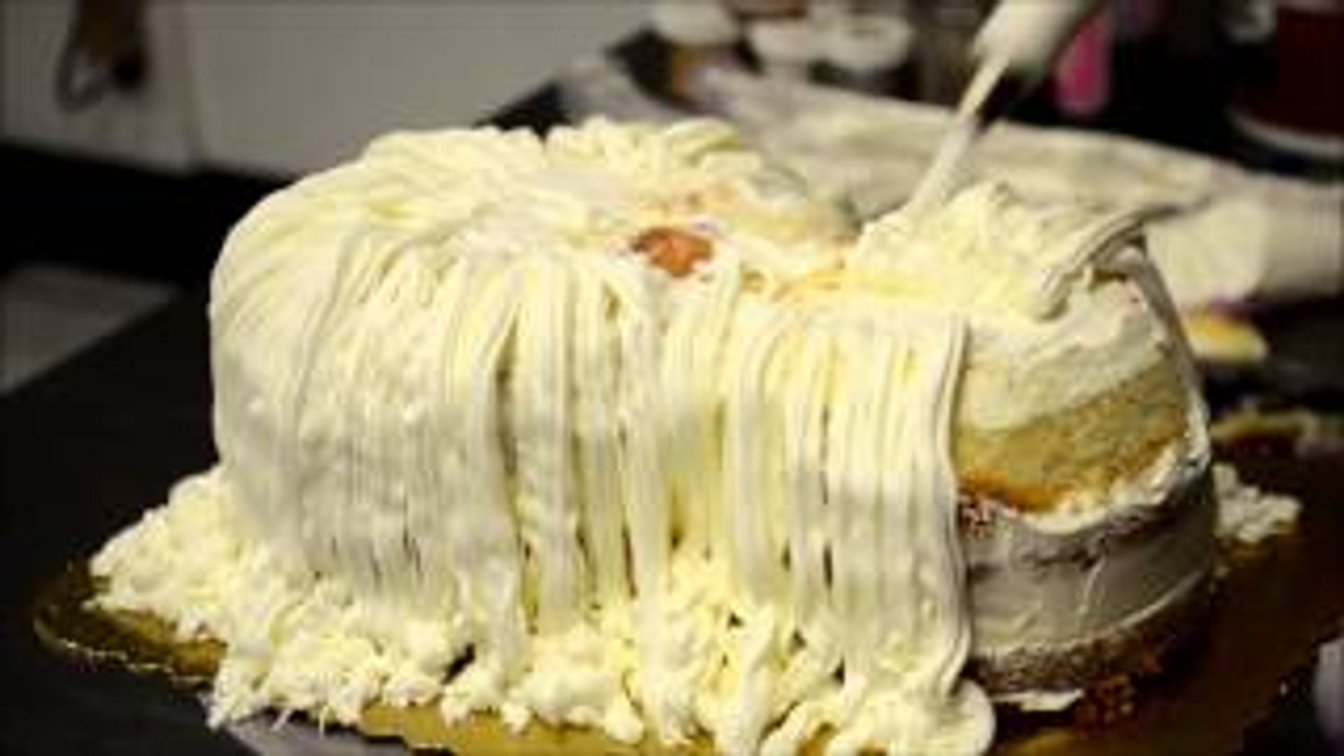 making a cake for a dog