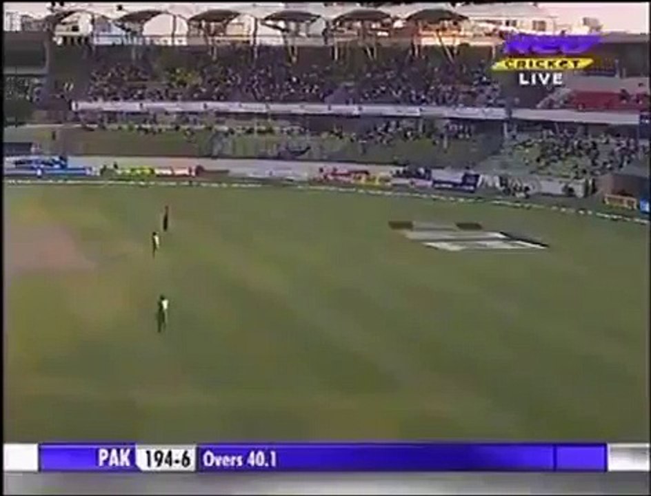 Most funniest Dismissal in Cricket history - Shahid Afridi Wicket - 11 March 2012
