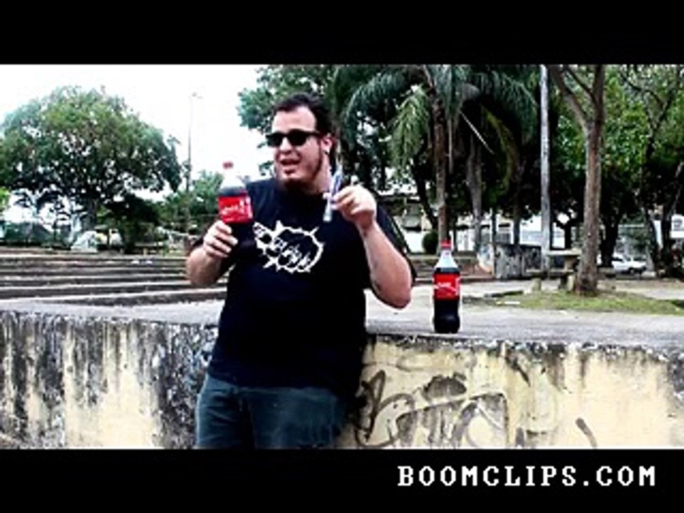 crazy_guy_drinking_coke_and_eating_mentos