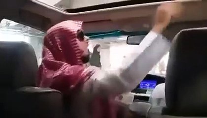 Ye wo Sheikh VIP ha jo car main Beth Kar Shetan Ko Kankriya Mar raha ha | Masti and Fun