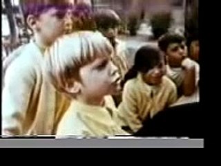 LiveLeak.com - Hey Kiddies Gather 'round the Man with the Goodies is Here