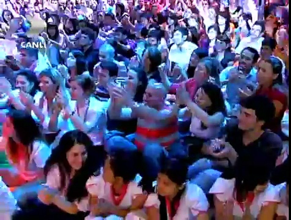 İzel - Belli mi Olur / Beyaz Show 29.06.2007