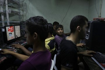 Mark Zuckerberg: Internet access can eradicate extreme poverty