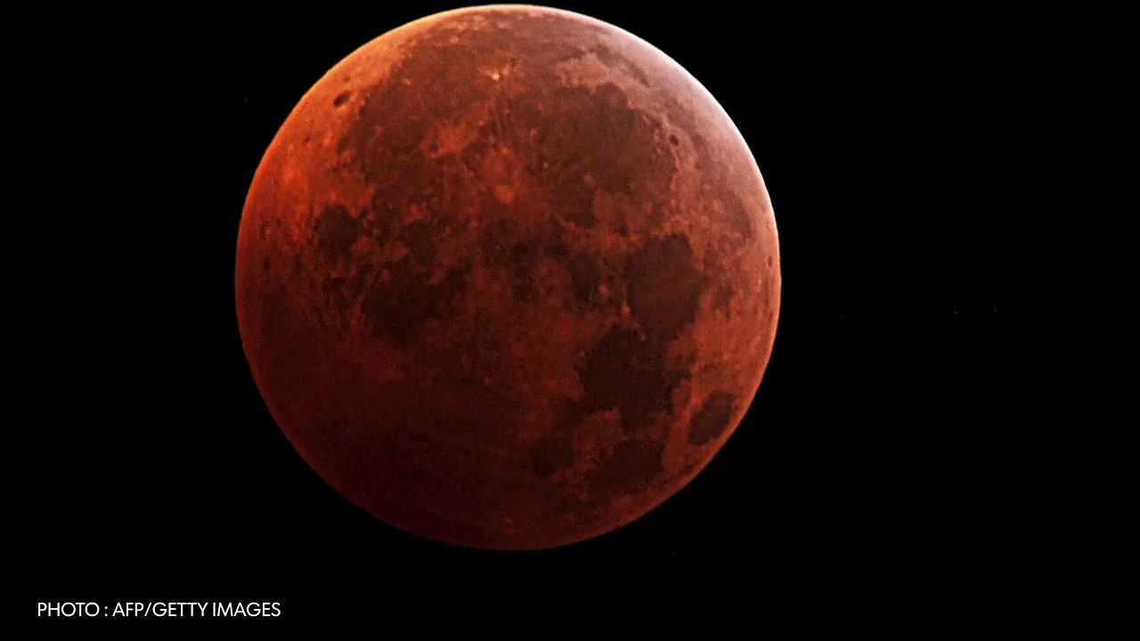 supermoon lunar eclipse, also known as a blood moon.