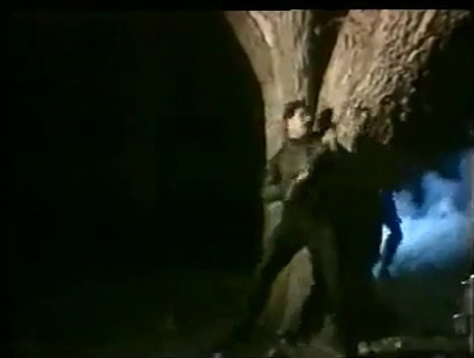 پاکستان کے ایک یاد گار ڈرامہ دھواں کے کچھ نا قابل فراموش لمحات