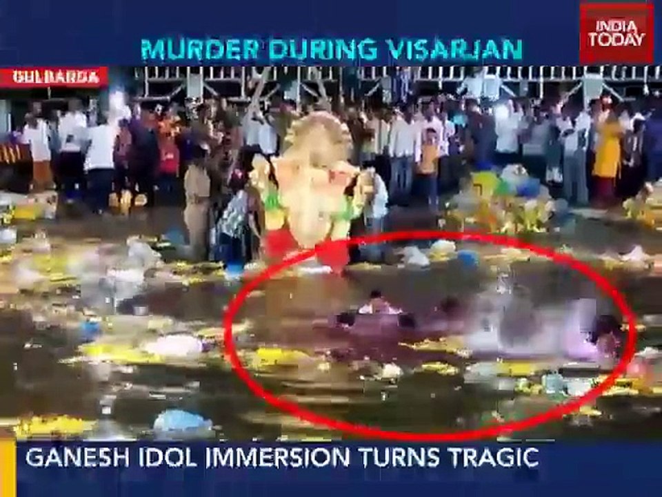 Shocking Incident in Gulbarga at the time of Ganesh Visarjan-watch