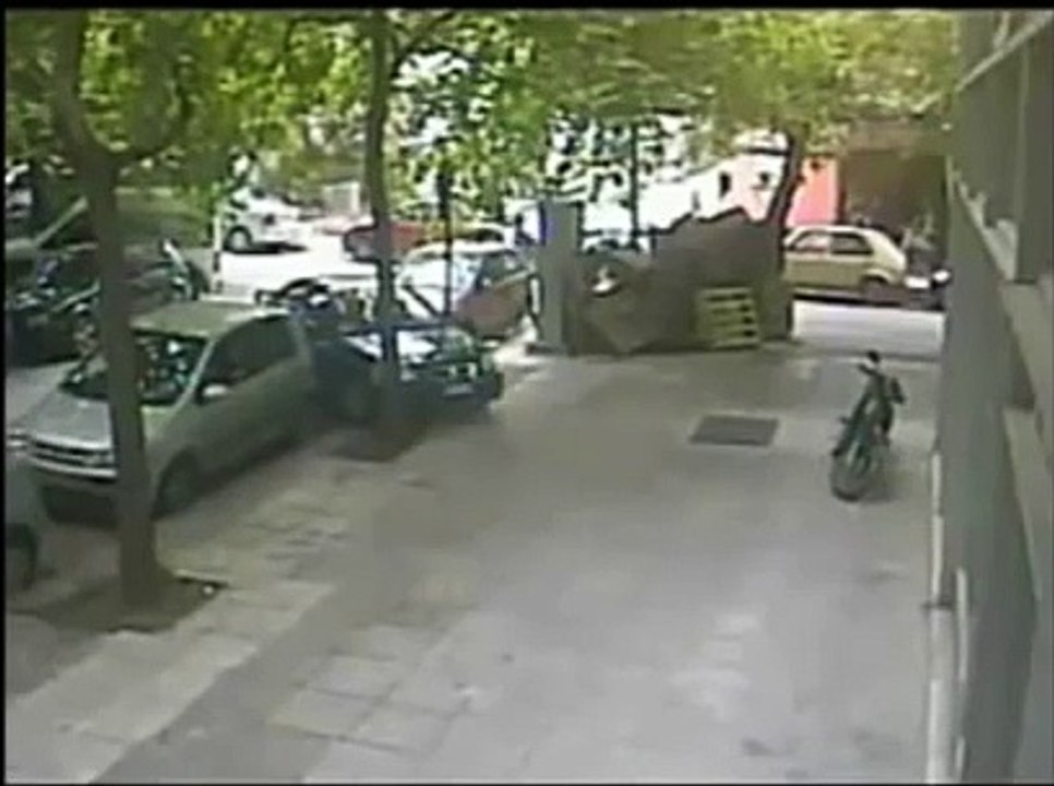 Top 10 Stupid Car Crashes Caught On Camera 2013 - car crash [Full Episode]