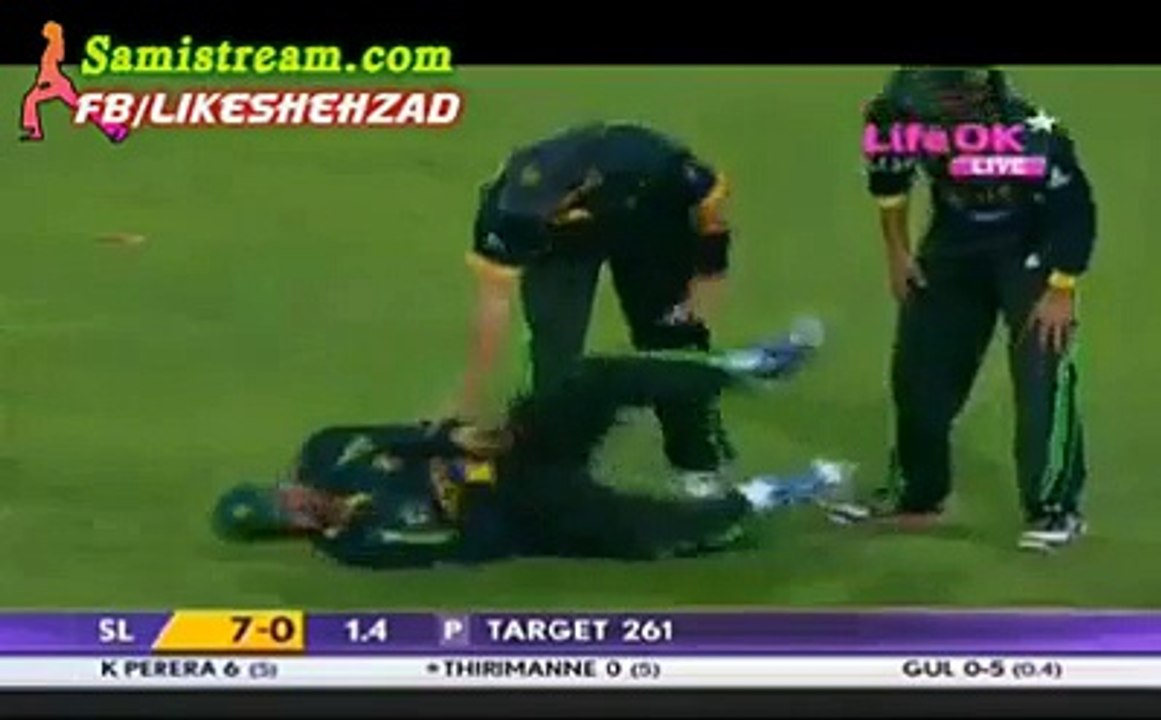 A girl Come to Ahmed shehzad Home - say I love you-watch