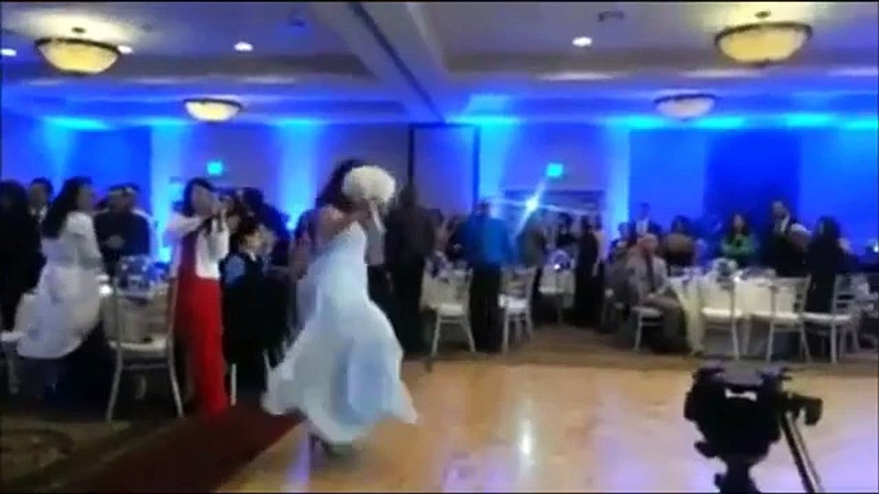 10 Funniest Wedding FAILS