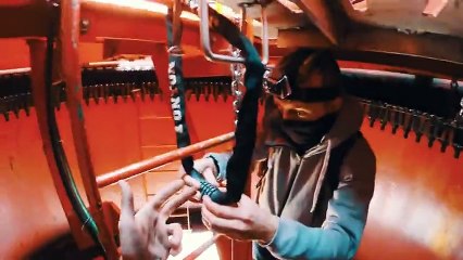 Daredevils free climb 2165 foot skyscraper (OMG)