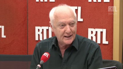 Incroyable, François Fillon sourit ! s'exclame Nicolas Domenach