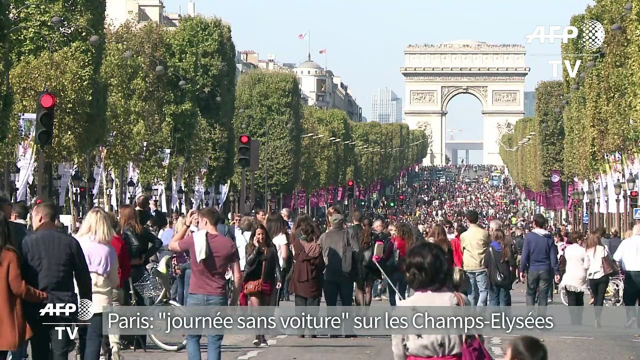 Paris: Une "journée sans voiture" sur les Champs-Elysées