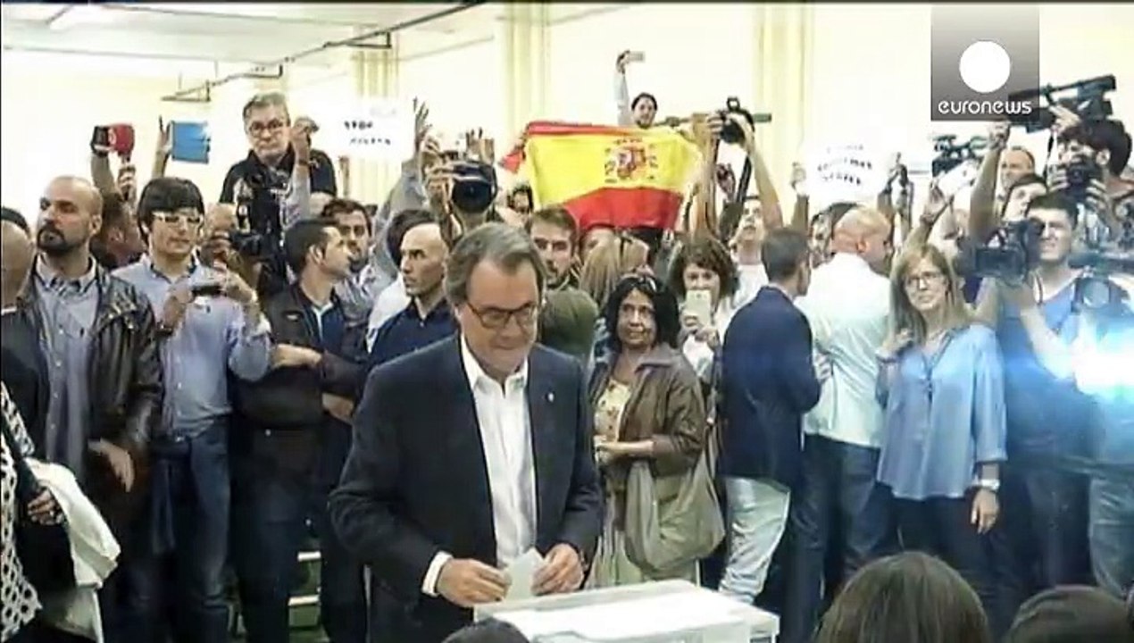 Catalonia: exit polls suggest separatist coalition will win vote