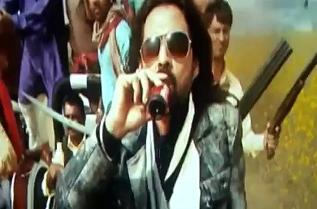 SON-OF-SARDAR-sanjay-dutt-song-vadi-vadi-gaddi-utte