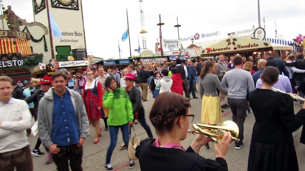Auszug aus der Wiesn 2015
