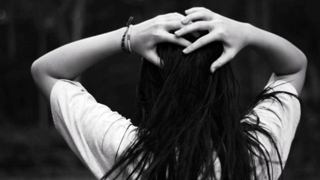 Ich verlor' irgendwo auf der Straße meine Seele, an einen so herzlosen Mann.