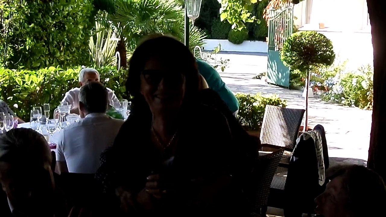 Irma Lore Roger chantent