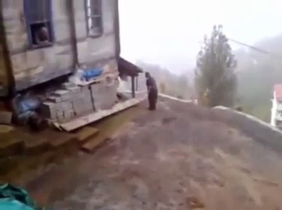 Rize'de 3 Kişiyi Kaçıran Kurbanlık Boğa Senide Unutmadık..