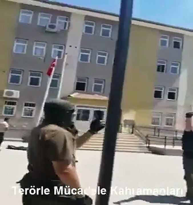Silvan da Türk bayrağının Tekrar göndere çekilmesi