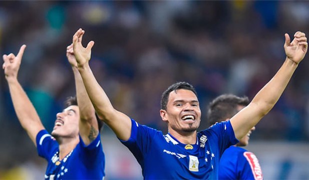 Cruzeiro vence o Coxa no Mineirão e se afasta do Z4