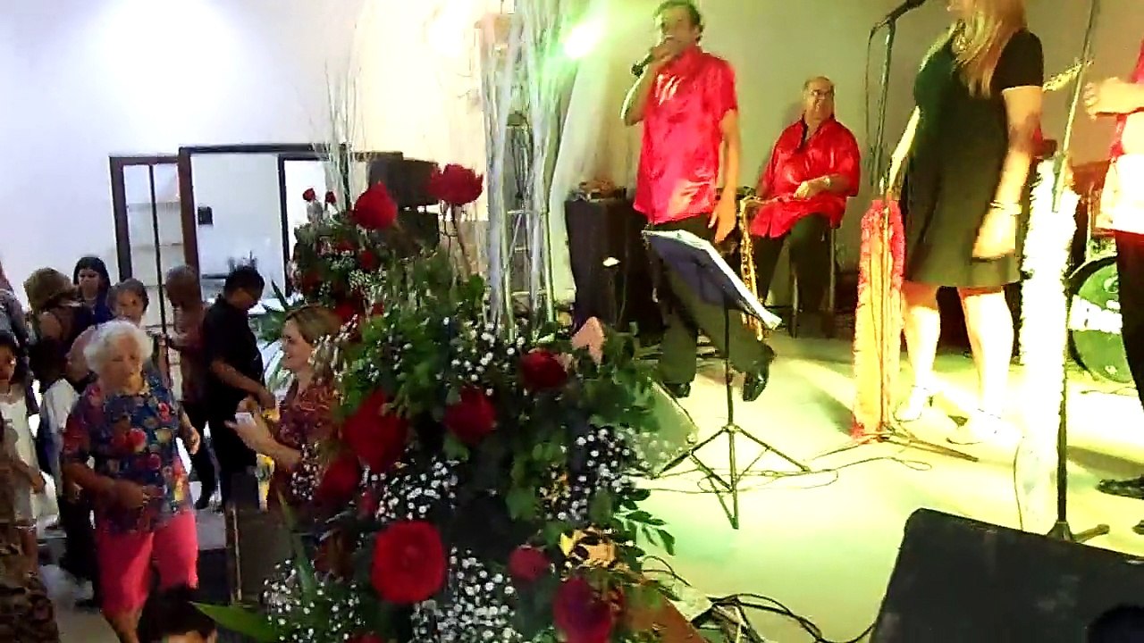 SHOW DO GRUPO AEROPORTO NO NOSSO BAILE NA MATRIZ 2015