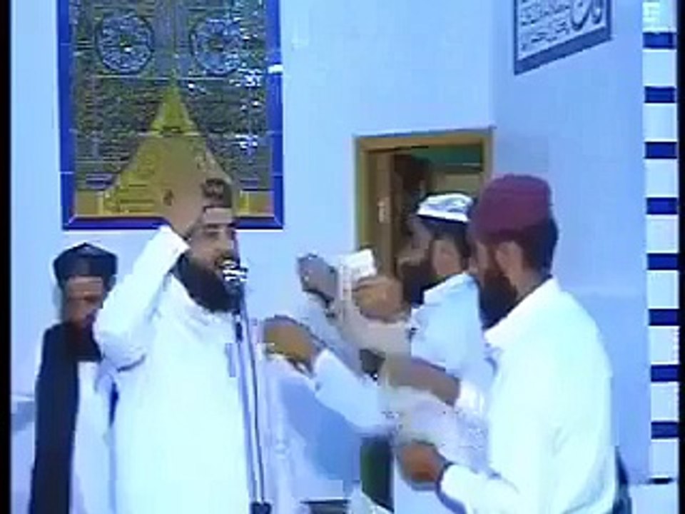 مولوی صاحب نے کمال کر دی ہے.  نبی پاک صلی اللہ علیہ وسلم کی تعریف