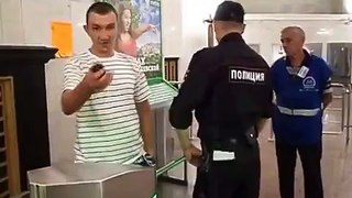Drunk vs. Cop, Moscow Metro.