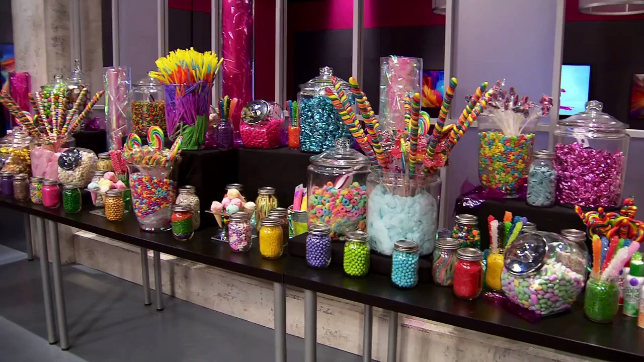 SKIN WARS WHAT AM I TOUCHING CHALLENGE ft. Kingsley