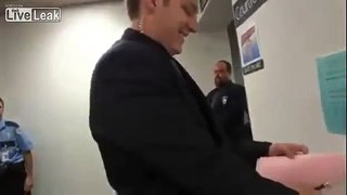 Annoying guy provokes court officials - gets what he deserves