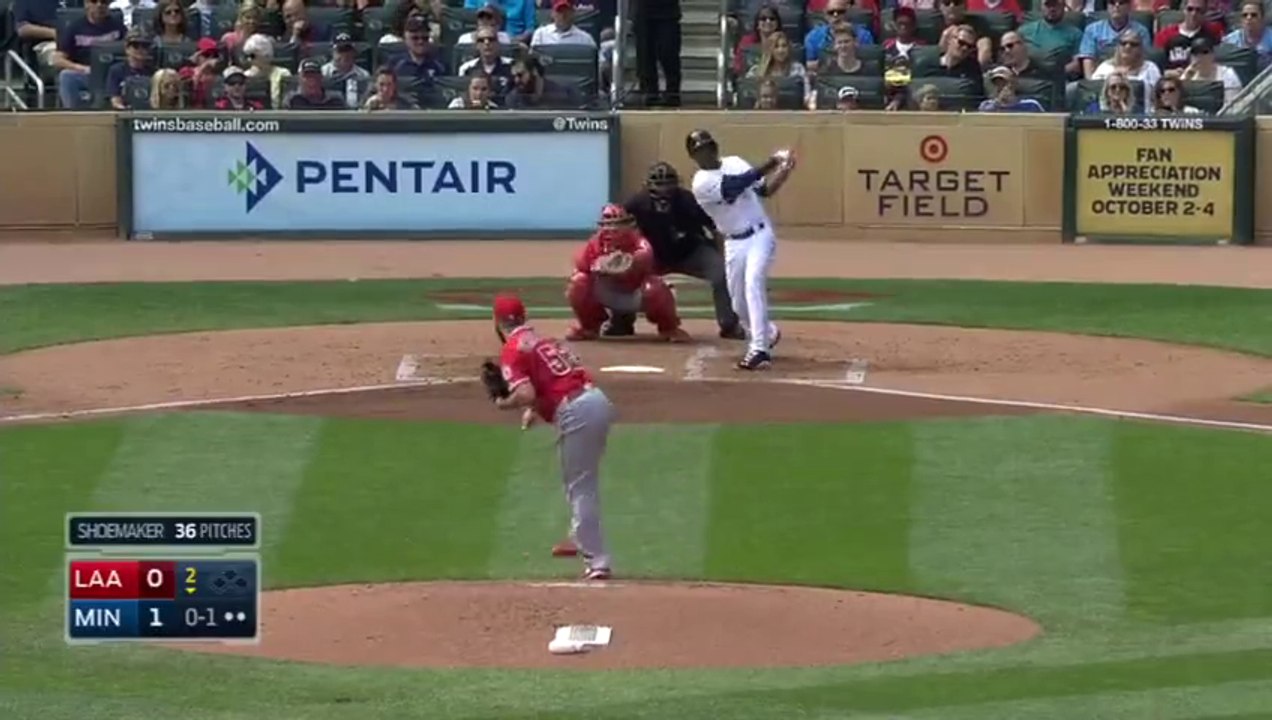 Murphy makes amazing diving grab in leftin - MLB