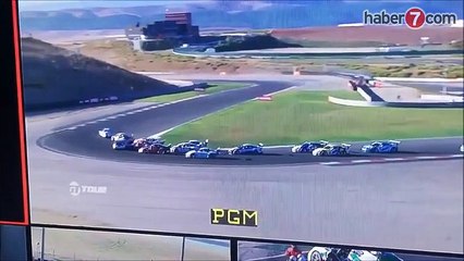 Porche yarış pistinde ilginç bir kaza