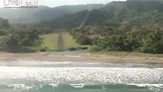 Cockpit-cam approach and landing at Tambor, Costa Rica
