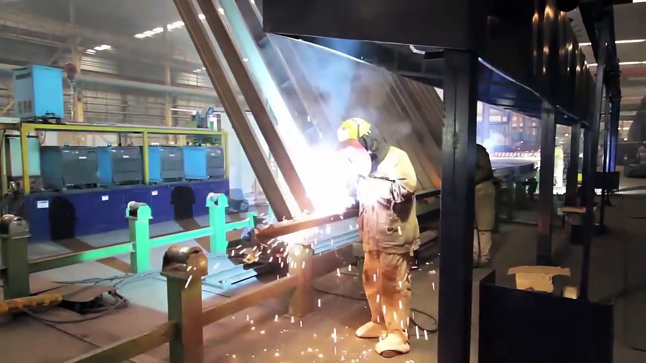 LiveLeak.com - How Shipping Containers Are Made